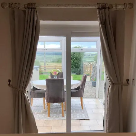 Sycamore Cottage, Western Lakes Bolthole With Views Across The Fells Arlecdon
